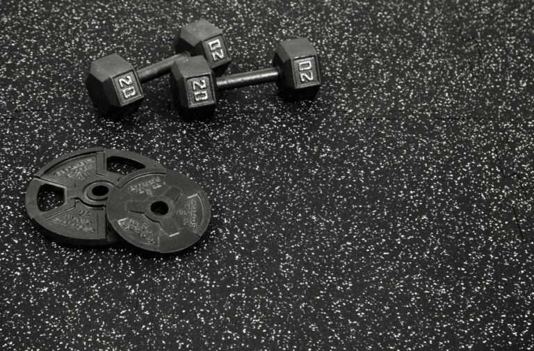 Read more about the article Подни решенија за фитнес центри: Koja e важноста на адекватната подлога за вежбање?